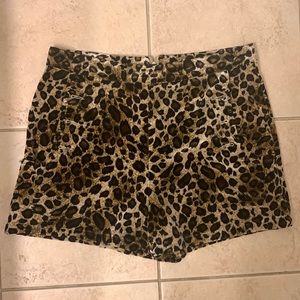 Voodoo Vixen high waisted leopard shorts, size L.